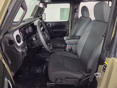 2025 Jeep Wrangler - Photo 11