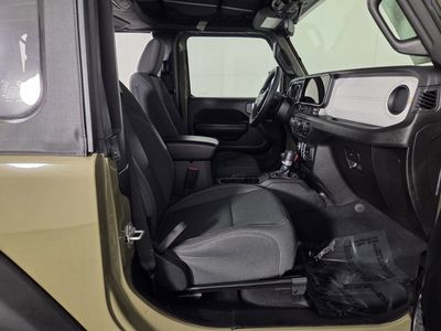 2025 Jeep Wrangler - Photo 28