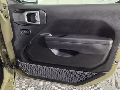 2025 Jeep Wrangler - Photo 29