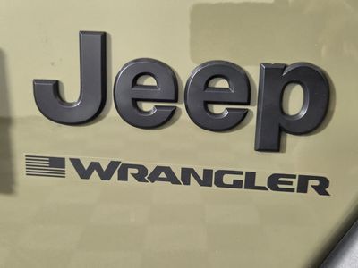 2025 Jeep Wrangler - Photo 31