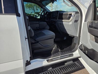2025 Ford F-350SD - Photo 30