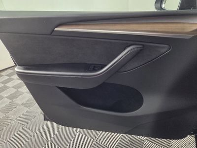 2024 Tesla Model Y - Photo 20