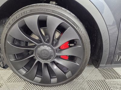 2024 Tesla Model Y - Photo 10