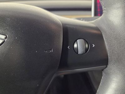 2024 Tesla Model Y - Photo 18