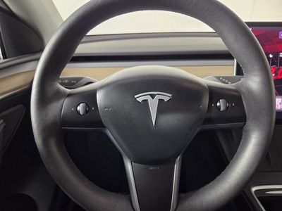 2024 Tesla Model Y - Photo 17