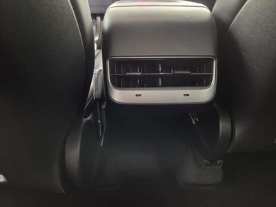 2024 Tesla Model Y - Photo 24