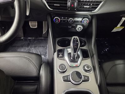 2024 Alfa Romeo Giulia - Photo 15