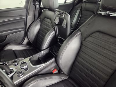 2024 Alfa Romeo Giulia - Photo 23