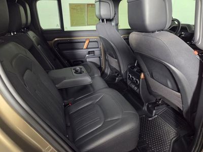 2023 Land Rover Defender 110 - Photo 29