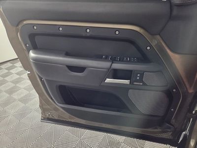 2023 Land Rover Defender 110 - Photo 20