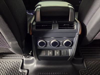 2023 Land Rover Defender 110 - Photo 26