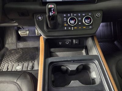 2023 Land Rover Defender 110 - Photo 14