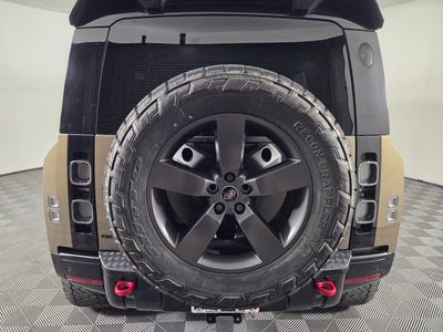2023 Land Rover Defender 110 - Photo 6