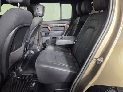 2023 Land Rover Defender 110 - Photo 24