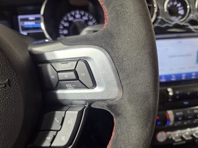 2016 Ford Mustang - Photo 18