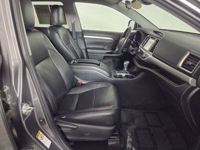 2019 Toyota Highlander - Photo 32