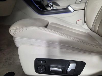 2022 BMW 8 Series - Photo 13