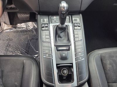 2018 Porsche Macan - Photo 21