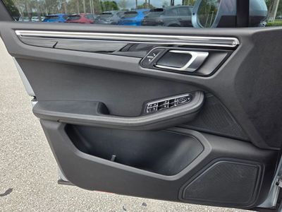 2018 Porsche Macan - Photo 20