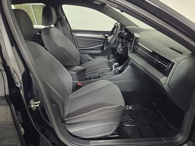 2025 Volkswagen Jetta - Photo 32