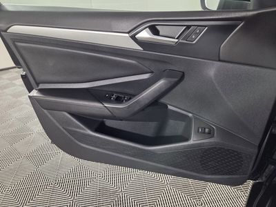 2025 Volkswagen Jetta - Photo 22
