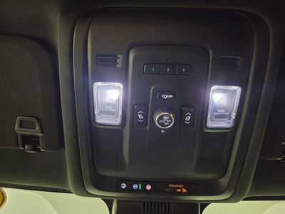 2024 Chevrolet Suburban - Photo 17