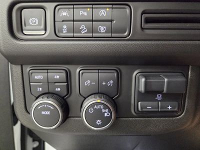 2024 Chevrolet Suburban - Photo 22