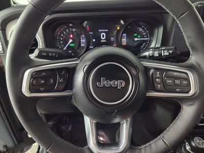 2025 Jeep Wrangler - Photo 16