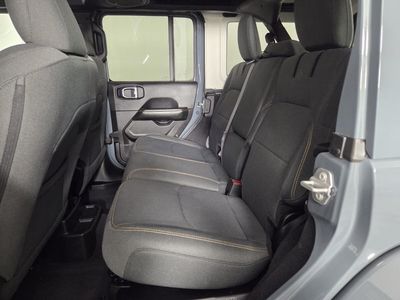 2025 Jeep Wrangler - Photo 25