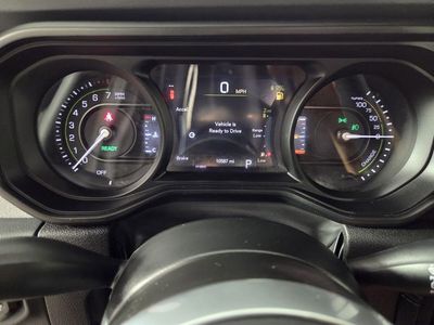 2025 Jeep Wrangler - Photo 15