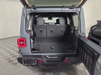 2025 Jeep Wrangler - Photo 28