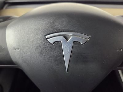 2020 Tesla Model Y - Photo 20