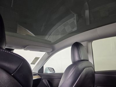 2020 Tesla Model Y - Photo 27