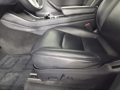 2020 Tesla Model Y - Photo 12