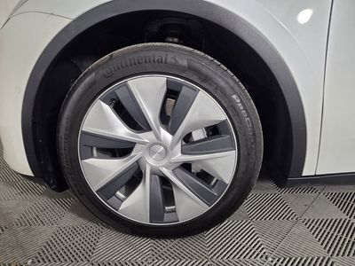 2020 Tesla Model Y - Photo 9