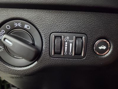 2021 Dodge Charger - Photo 19