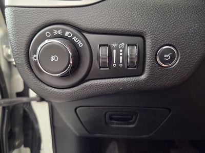2019 Jeep Cherokee - Photo 18