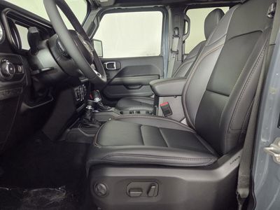 2026 Jeep Wrangler - Photo 9