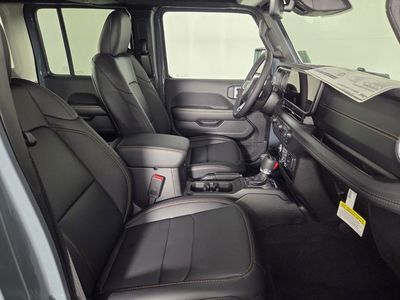 2026 Jeep Wrangler - Photo 22