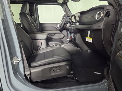 2026 Jeep Wrangler - Photo 21