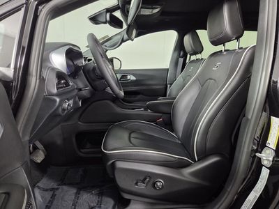 2026 Chrysler Pacifica - Photo 10