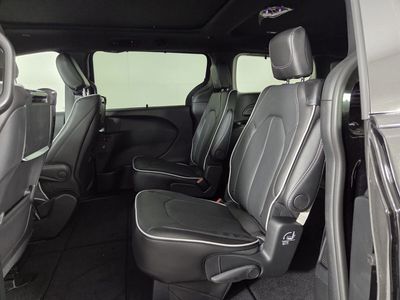 2026 Chrysler Pacifica - Photo 11