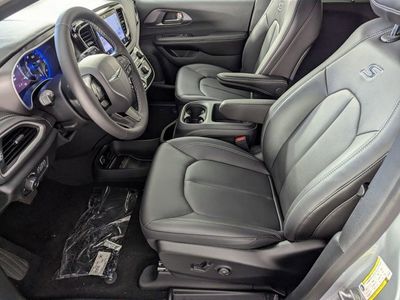 2026 Chrysler Pacifica - Photo 10