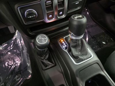 2026 Jeep Wrangler - Photo 21