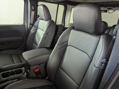 2026 Jeep Wrangler - Photo 12