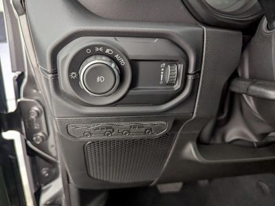 2026 Jeep Wrangler - Photo 27