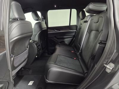 2026 Jeep Grand Cherokee — photo 11 view
