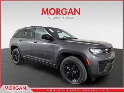 2026 Jeep Grand Cherokee Laredo in Gray — front three-quarter view