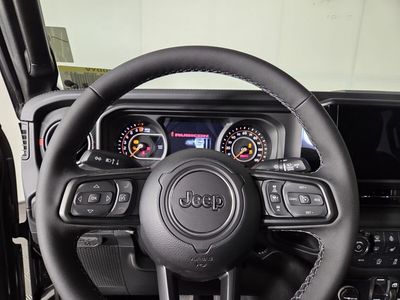 2026 Jeep Gladiator - Photo 14