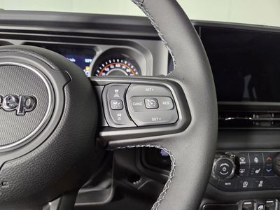 2026 Jeep Gladiator - Photo 17
